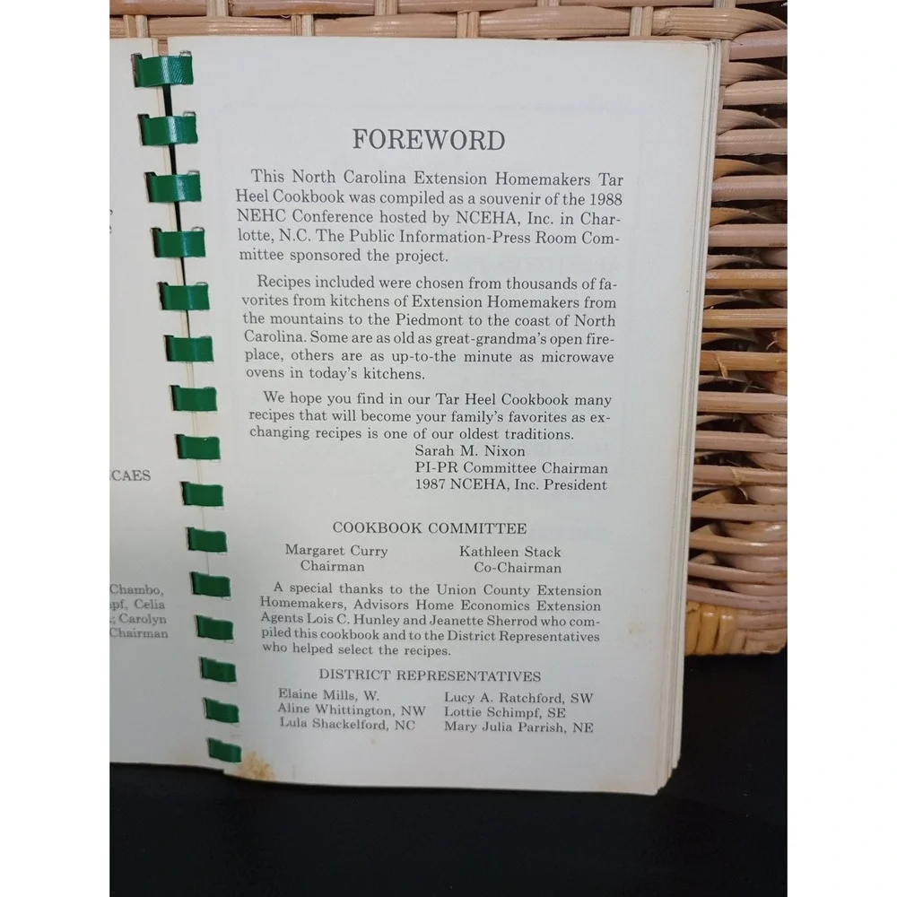 Vintage Cookbook: 1987 North Carolina Extension Homemakers Tarheel‎ Sonker